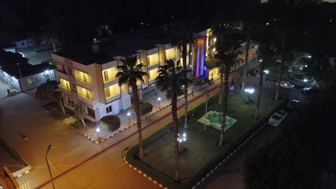 Jewel Assiut Hotel Bagian luar foto